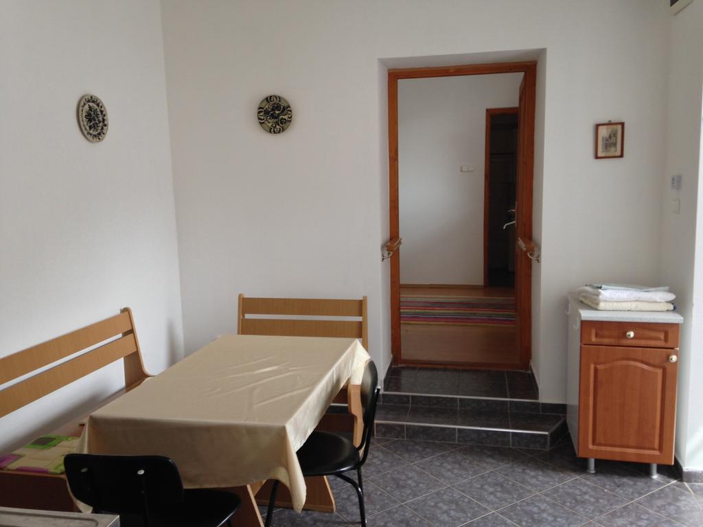 Petra Apartmanok Velem Quarto foto